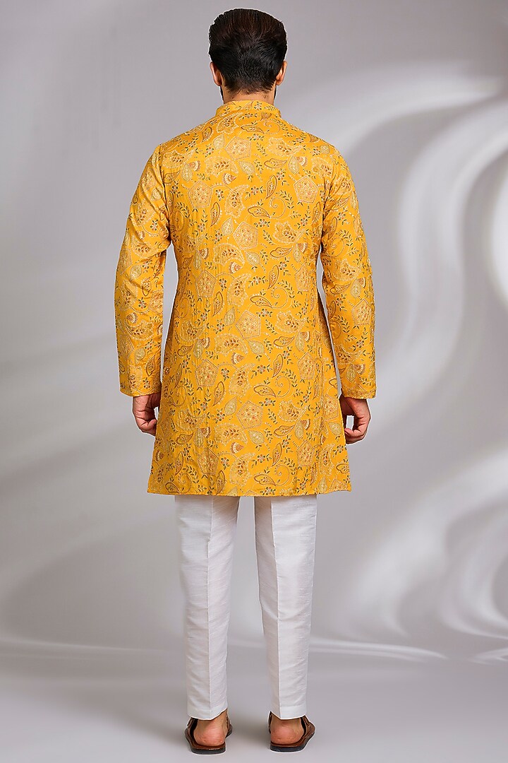 Mustard Cotton Silk Printed & Resham Embroidered Kurta Set by RNG Safawala Men at Pernia's Pop Up Shop