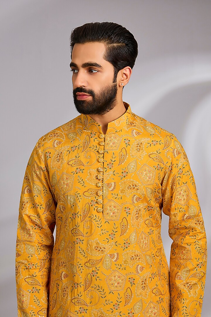 Mustard Cotton Silk Printed & Resham Embroidered Kurta Set by RNG Safawala Men at Pernia's Pop Up Shop