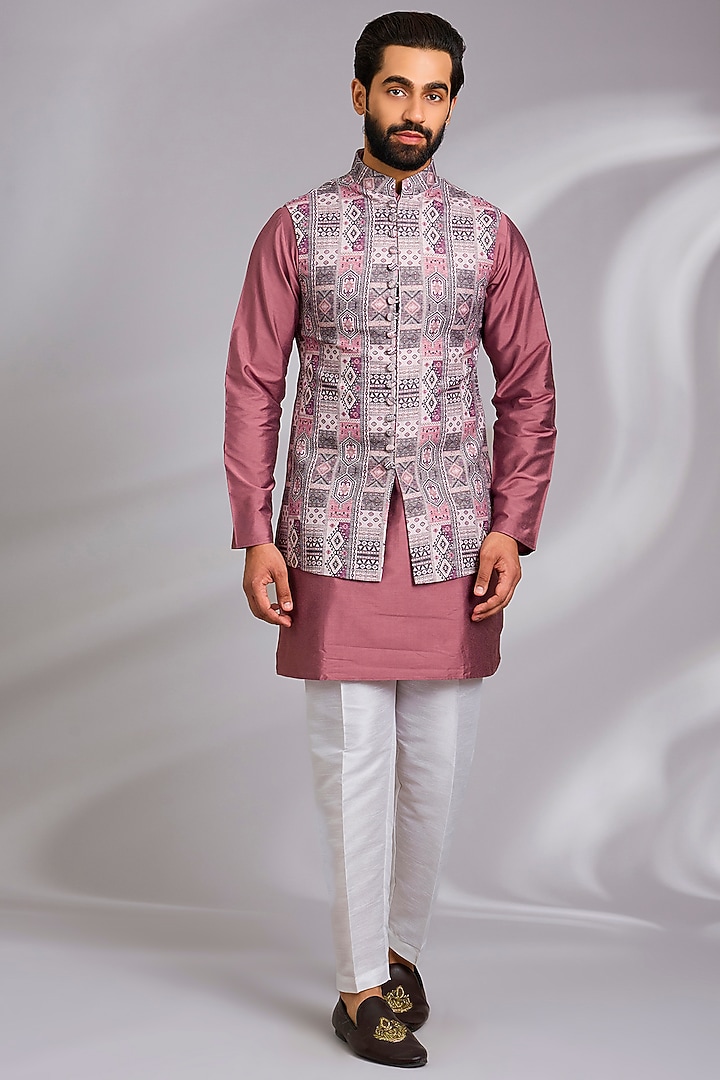 Grey Linen Silk Tribal Printed Kurta Set by RNG Safawala Men at Pernia's Pop Up Shop