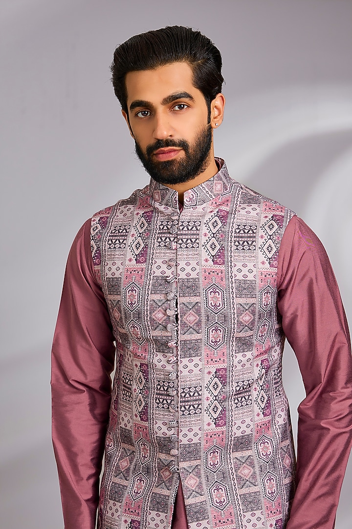 Grey Linen Silk Tribal Printed Kurta Set by RNG Safawala Men at Pernia's Pop Up Shop