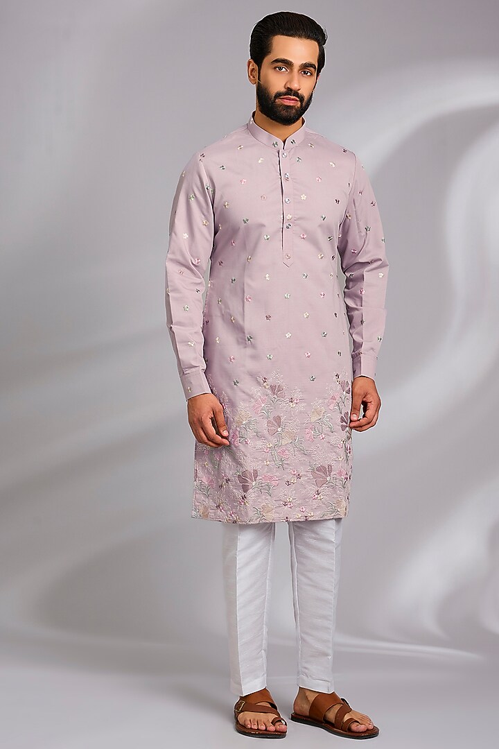 Lavender Cotton Silk Thread Embroidered Kurta Set by RNG Safawala Men at Pernia's Pop Up Shop