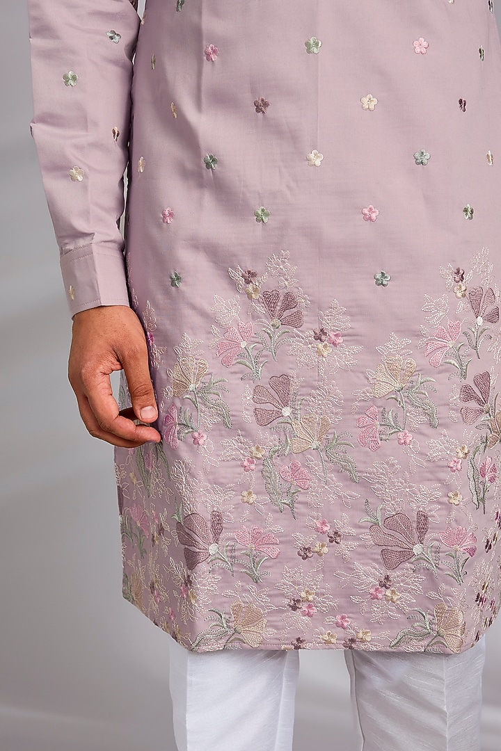 Lavender Cotton Silk Thread Embroidered Kurta Set by RNG Safawala Men at Pernia's Pop Up Shop