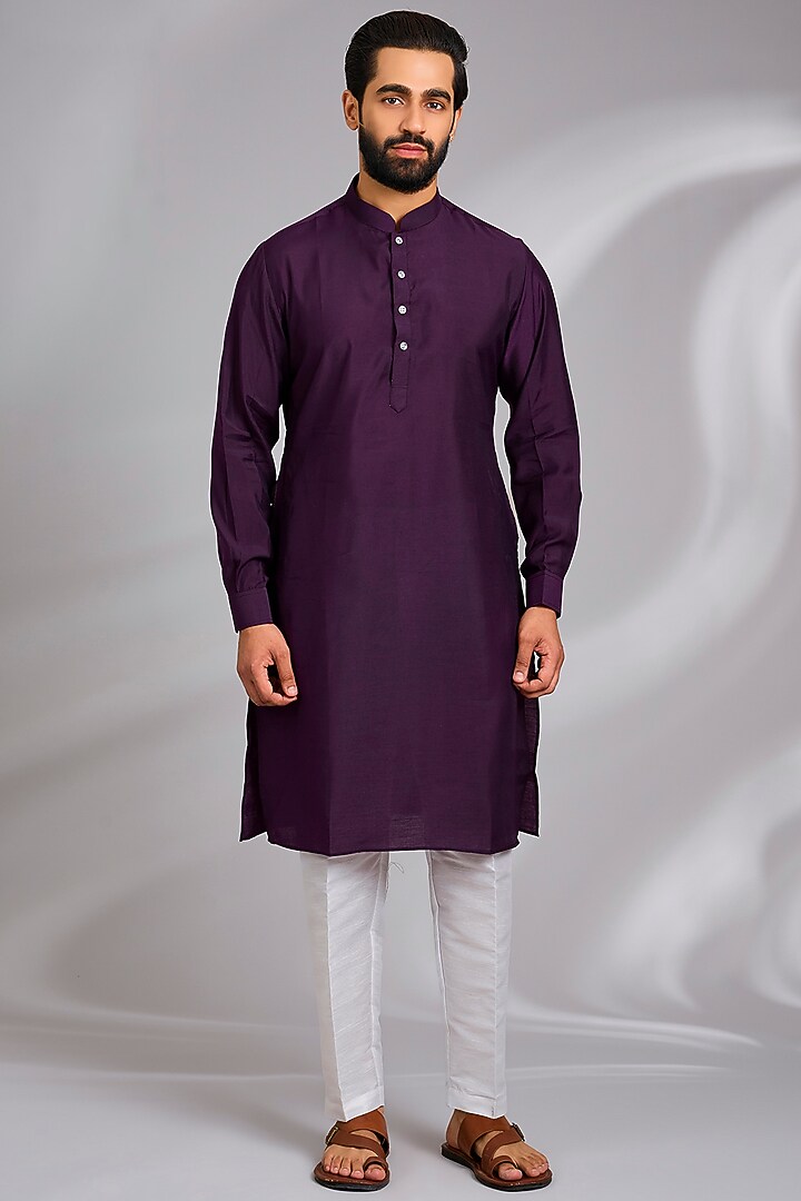 Wine Cotton Silk Resham Embroidered Bundi Jacket Set by RNG Safawala Men at Pernia's Pop Up Shop