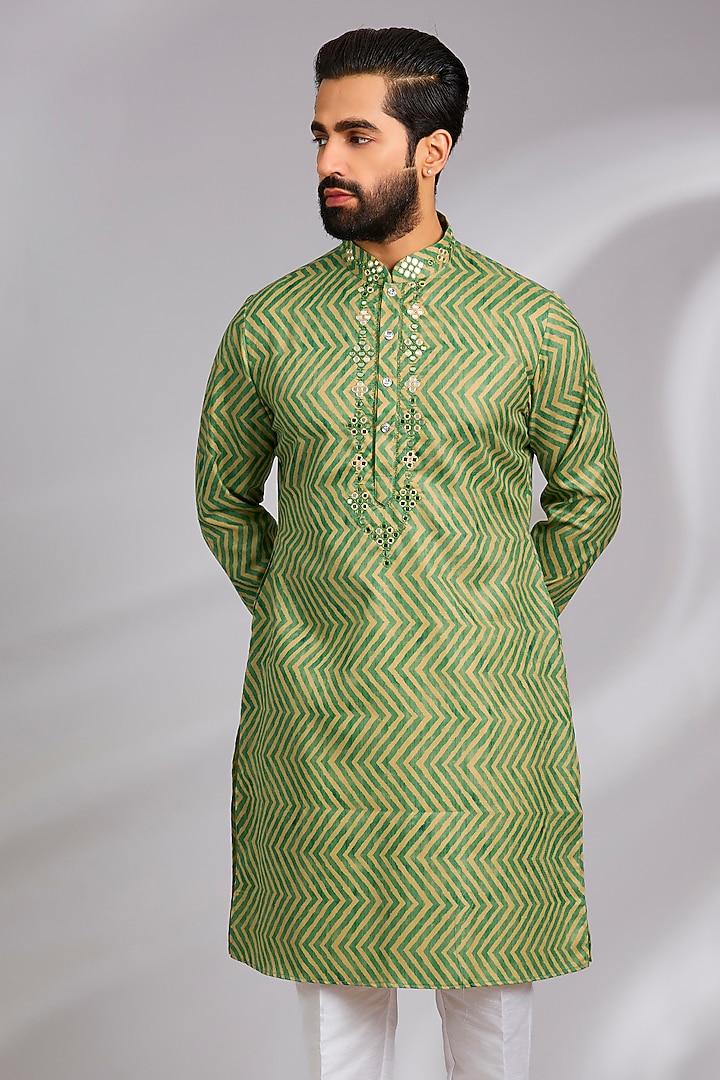 Green Georgette Mirror Embroidered Kurta Set by RNG Safawala Men at Pernia's Pop Up Shop