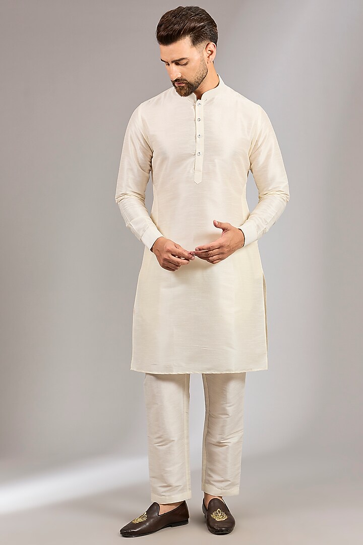 Cream Raw Silk Sequins Embroidered Bundi Set by RNG Safawala Men at Pernia's Pop Up Shop
