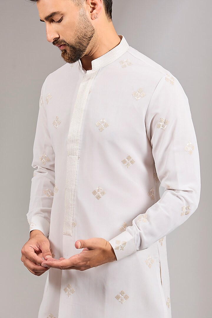 White Georgette Sequins Embroidered Kurta by RNG Safawala Men at Pernia's Pop Up Shop