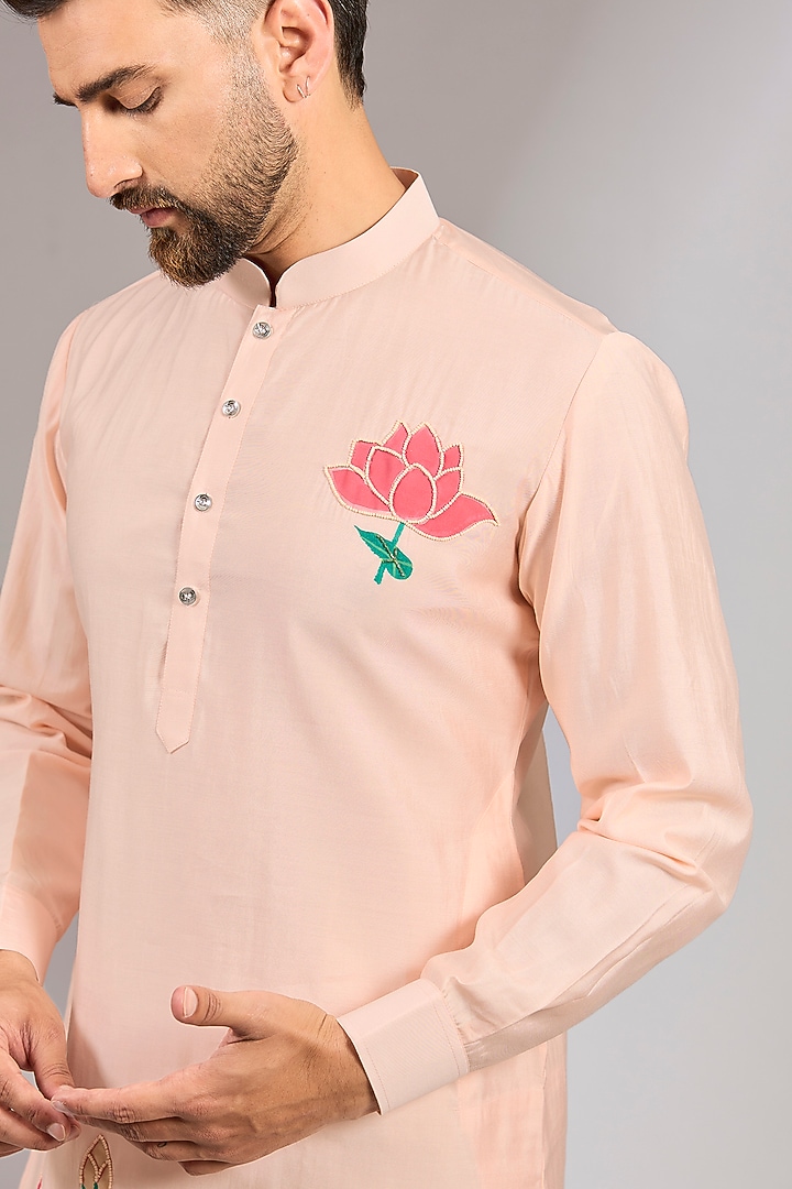 Pink Cotton Silk Floral Motif Embroidered Kurta by RNG Safawala Men at Pernia's Pop Up Shop