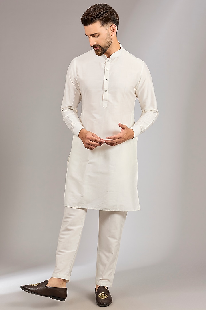 Off-White Ombre Cotton Silk Cutdana Embroidered Bundi Set by RNG Safawala Men at Pernia's Pop Up Shop