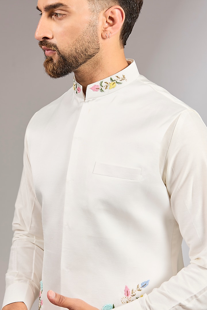 Off-White Ombre Cotton Silk Cutdana Embroidered Bundi Set by RNG Safawala Men at Pernia's Pop Up Shop