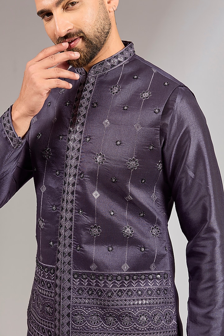 Purple Muslin Silk Cutdana Embroidered Bundi Set by RNG Safawala Men at Pernia's Pop Up Shop