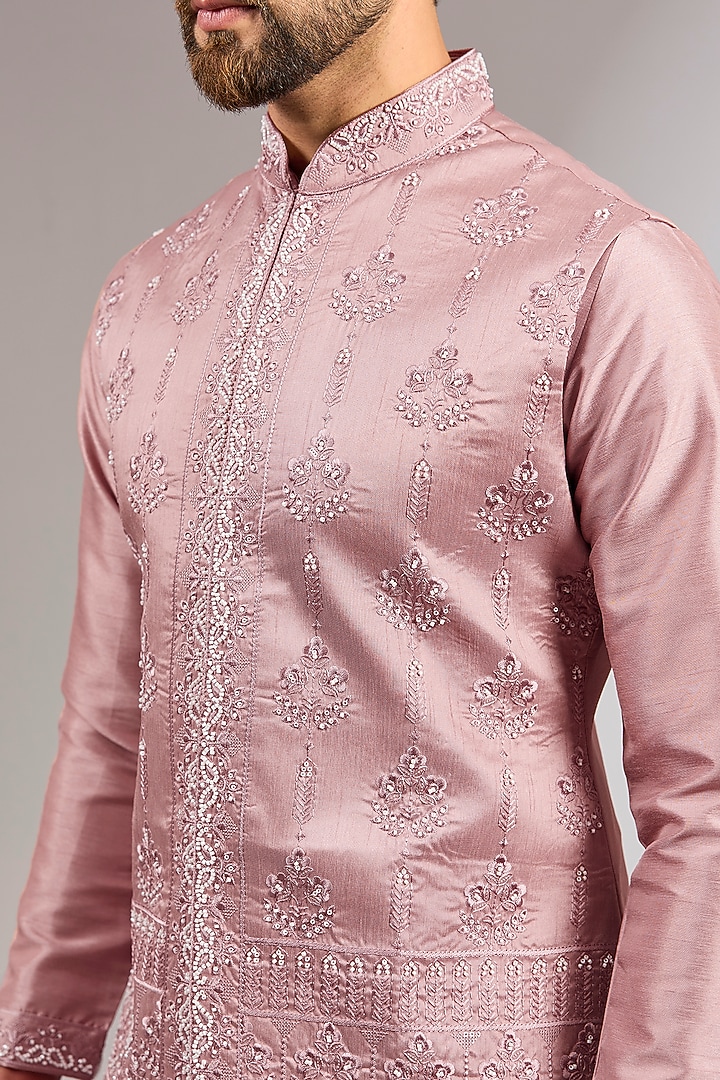 Mauve Pink Muslin Silk Cutdana Embroidered Bundi Set by RNG Safawala Men at Pernia's Pop Up Shop