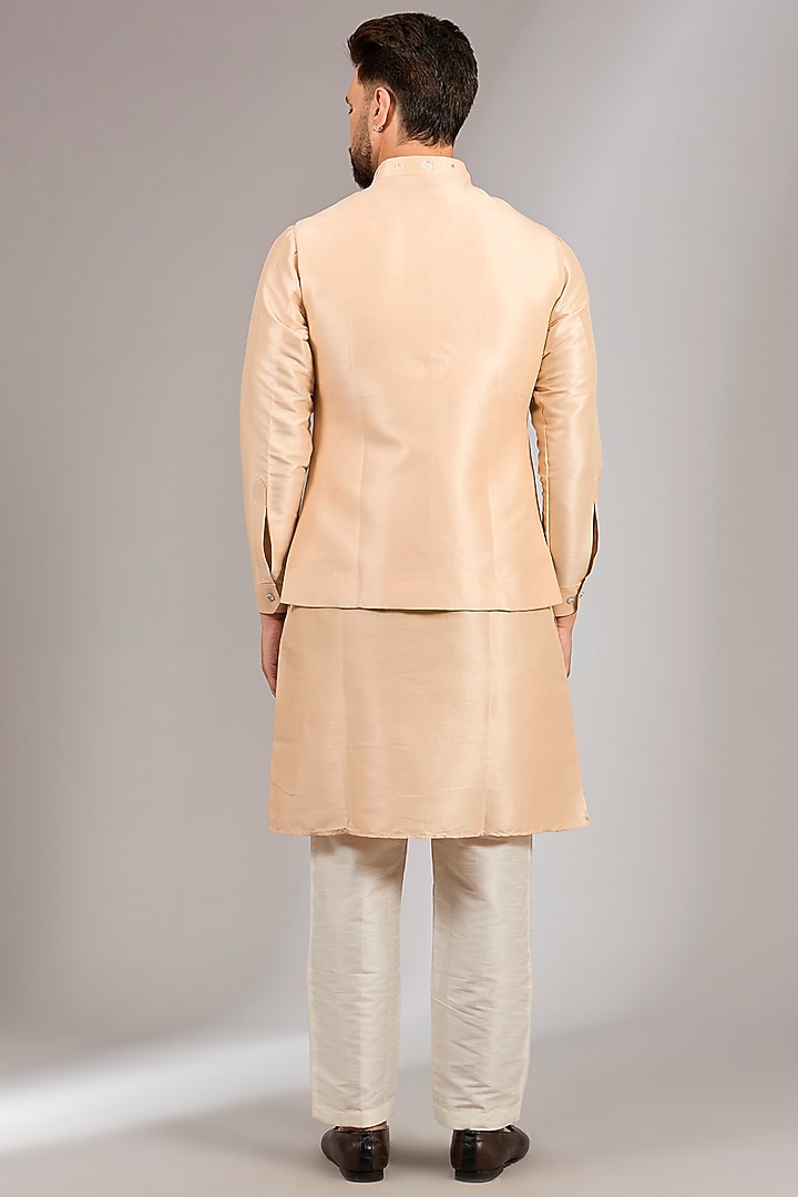 Peach Raw Silk Mirror Embroidered Bundi Set by RNG Safawala Men at Pernia's Pop Up Shop