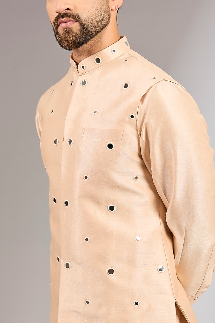 Peach Raw Silk Mirror Embroidered Bundi Set by RNG Safawala Men at Pernia's Pop Up Shop