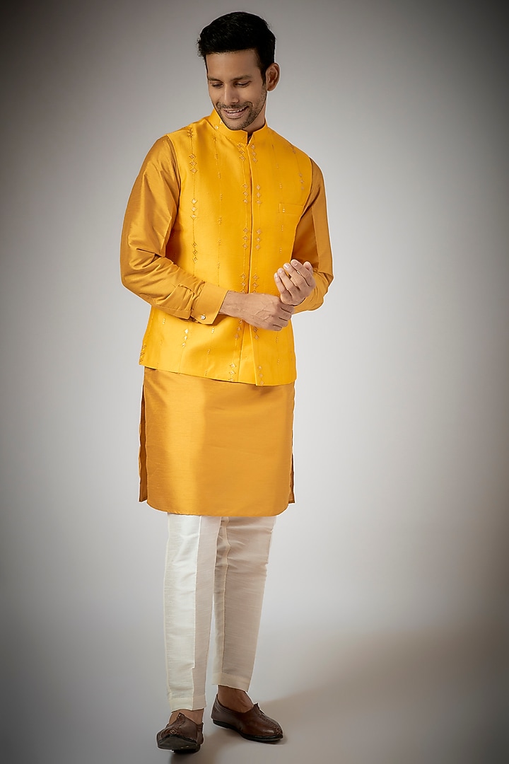 Mustard Cotton Silk Sequins Embroidered Nehru Jacket Set by RNG Safawala Men at Pernia's Pop Up Shop