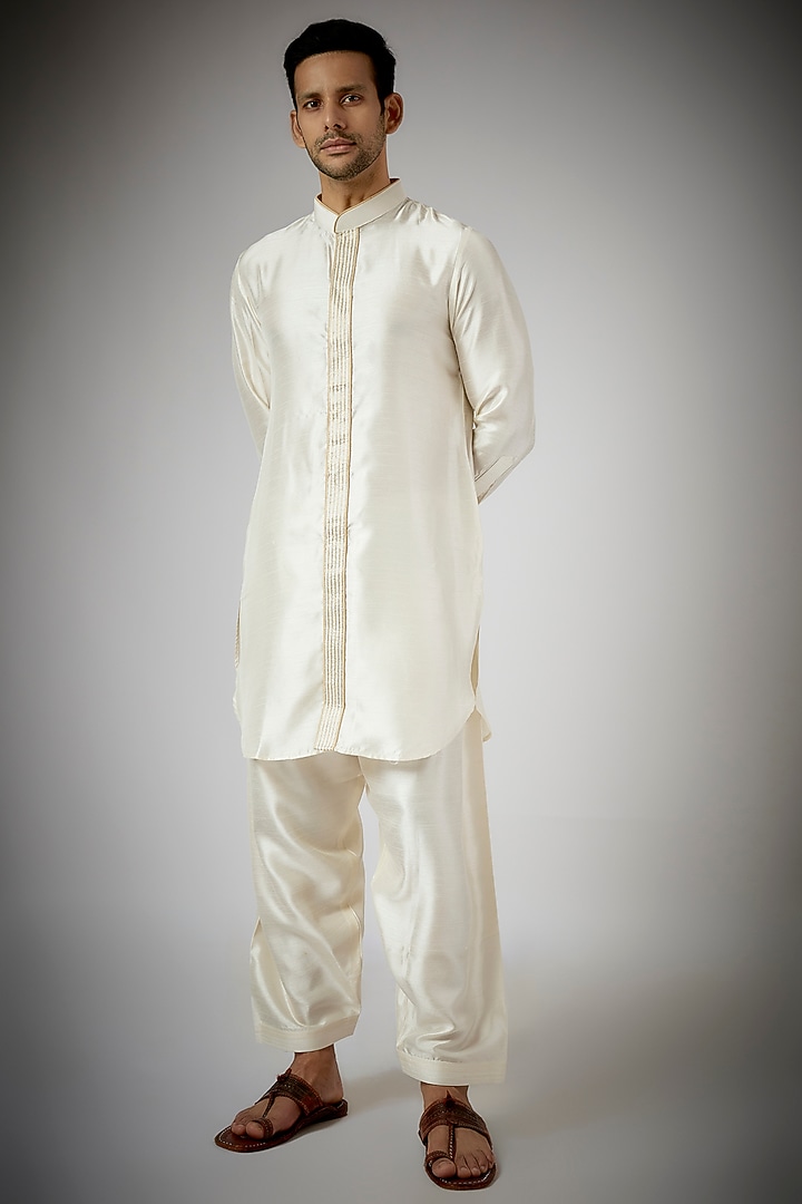 Ivory Dupion Silk Resham Embroidered Kurta Set by RNG Safawala Men at Pernia's Pop Up Shop