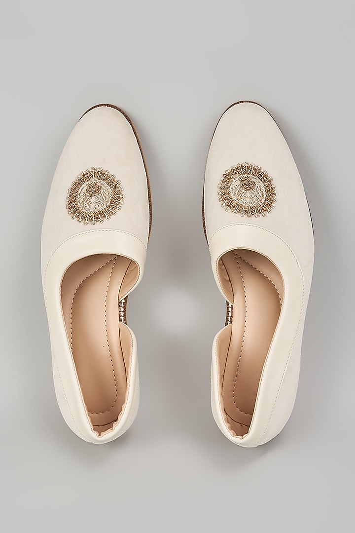 Off-White Suede Hand Embroidered Slip-On Peshwari by RNG Safawala Men at Pernia's Pop Up Shop
