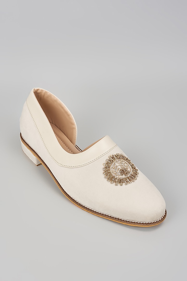 Off-White Suede Hand Embroidered Slip-On Peshwari by RNG Safawala Men at Pernia's Pop Up Shop