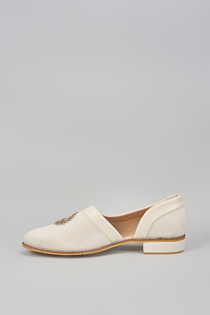 Off-White Suede Hand Embroidered Slip-On Peshwari by RNG Safawala Men at Pernia's Pop Up Shop