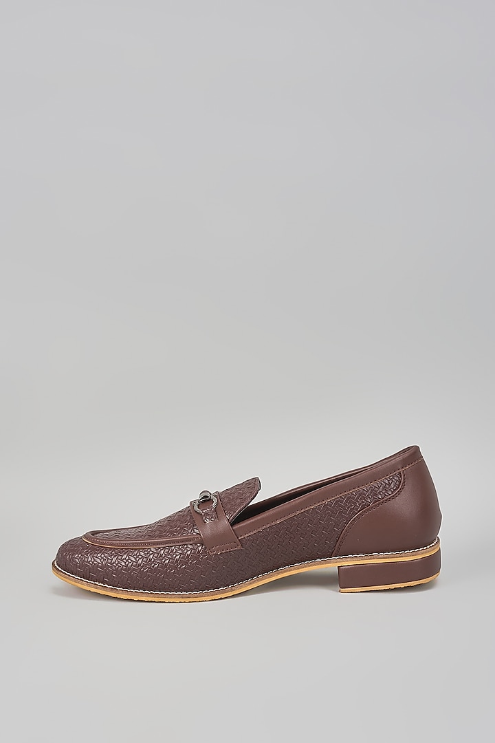 Brown Grain Leather Shoes by RNG Safawala Men at Pernia's Pop Up Shop