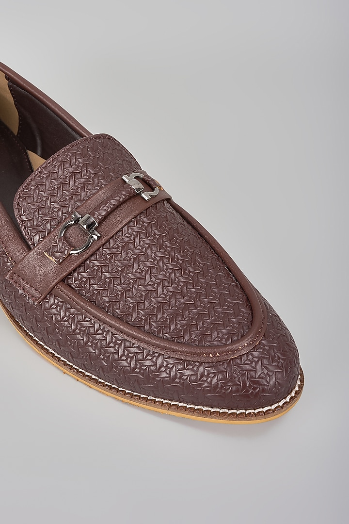 Brown Grain Leather Shoes by RNG Safawala Men at Pernia's Pop Up Shop