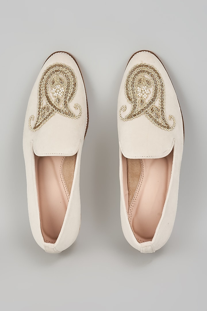 Off-White Suede Hand Embroidered Slip-On Peshwari by RNG Safawala Men at Pernia's Pop Up Shop