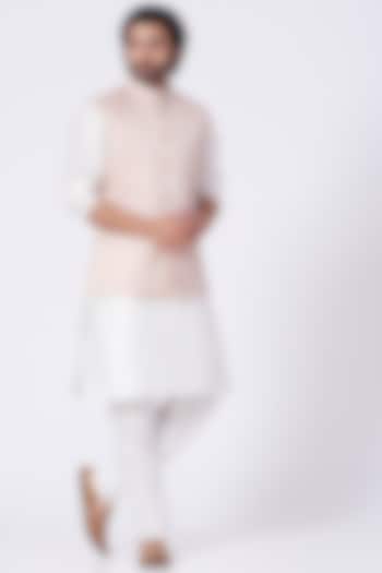 Crystal Pink Bundi Jacket With Kurta Set by RNG Safawala Men at Pernia's Pop Up Shop