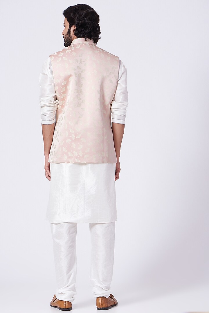 Crystal Pink Bundi Jacket With Kurta Set by RNG Safawala Men at Pernia's Pop Up Shop