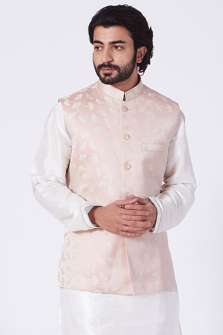 Crystal Pink Bundi Jacket With Kurta Set by RNG Safawala Men at Pernia's Pop Up Shop