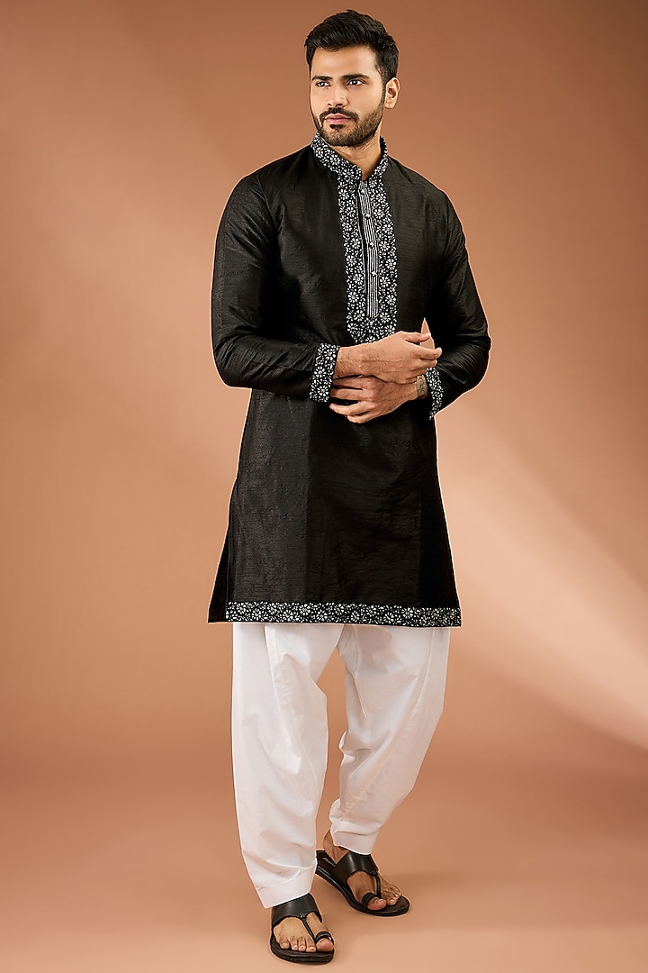 Black Cotton Silk Thread & Sequins Hand Embroidered Kurta Set by RNG Safawala Men at Pernia's Pop Up Shop