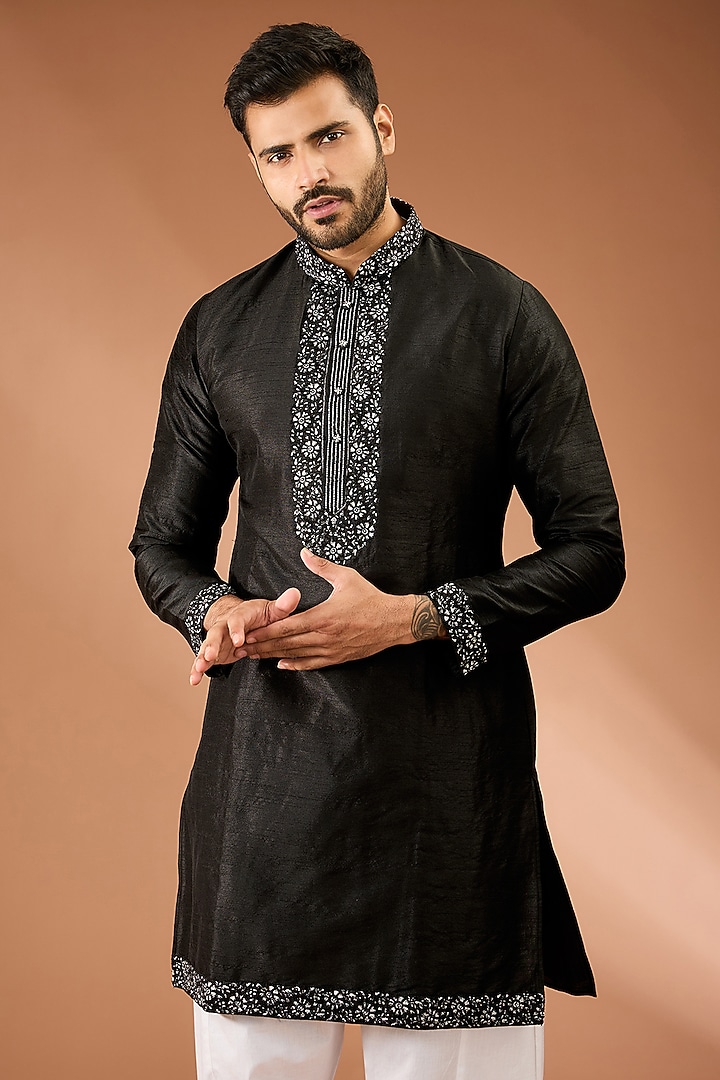 Black Cotton Silk Thread & Sequins Hand Embroidered Kurta Set by RNG Safawala Men at Pernia's Pop Up Shop