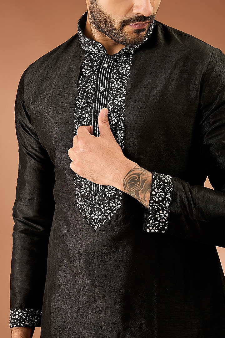 Black Cotton Silk Thread & Sequins Hand Embroidered Kurta Set by RNG Safawala Men at Pernia's Pop Up Shop