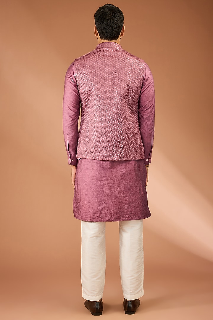 Mauve Pink Raw Silk Thread & Sequins Embroidered Bundi Jacket Set by RNG Safawala Men at Pernia's Pop Up Shop