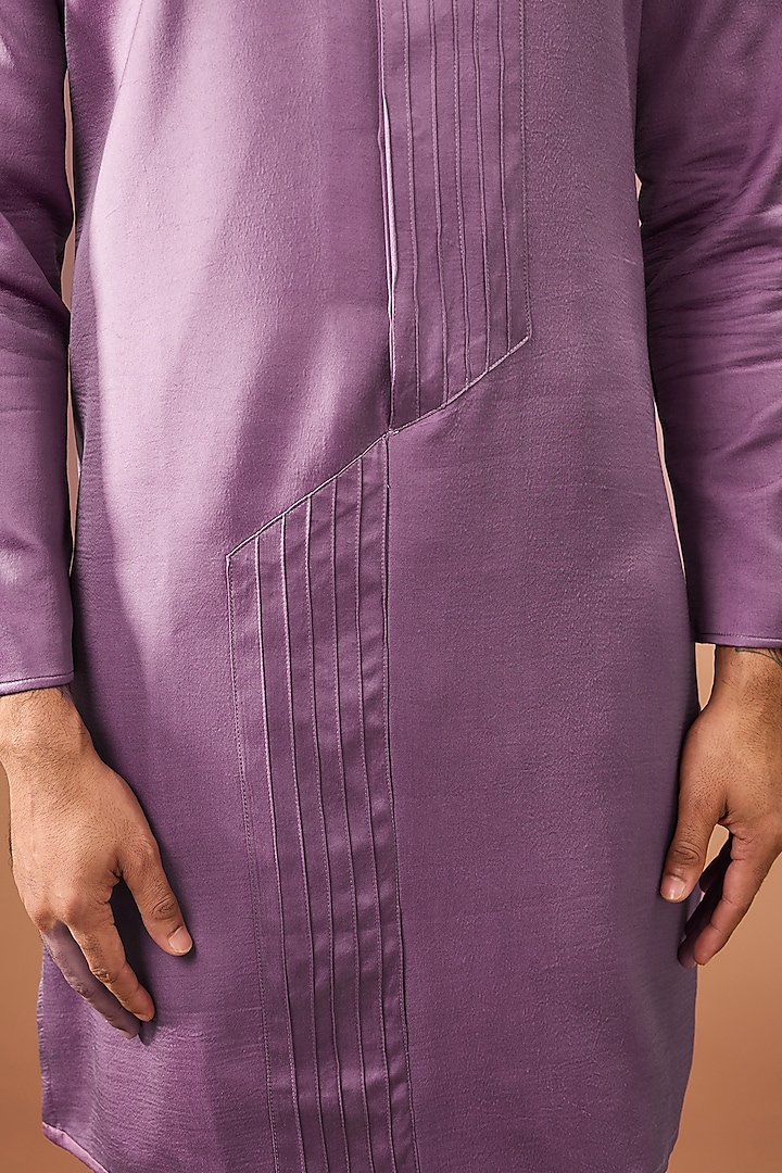 Lavender Modal Silk Pintuck Kurta Set by RNG Safawala Men at Pernia's Pop Up Shop