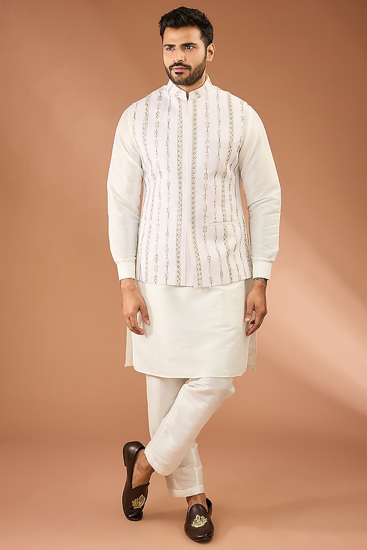 Off-White Raw Silk Sequins & Thread Embroidered Bundi Jacket Set by RNG Safawala Men at Pernia's Pop Up Shop