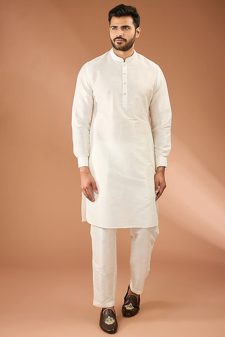 Off-White Raw Silk Sequins & Thread Embroidered Bundi Jacket Set by RNG Safawala Men at Pernia's Pop Up Shop