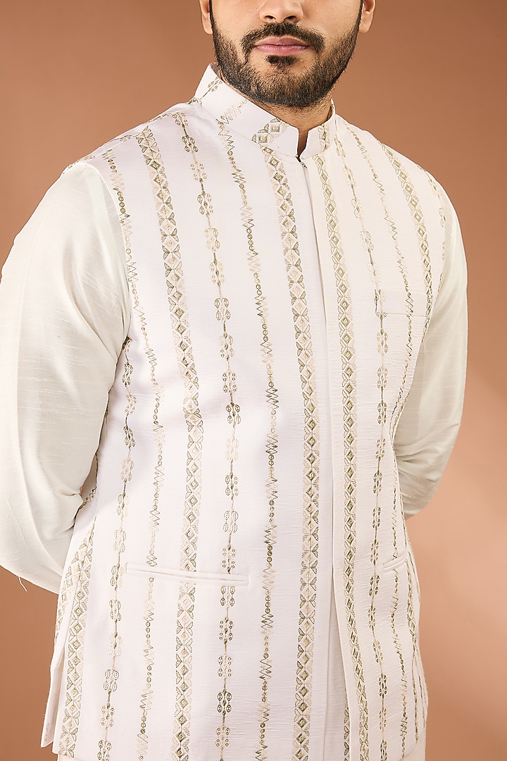 Off-White Raw Silk Sequins & Thread Embroidered Bundi Jacket Set by RNG Safawala Men at Pernia's Pop Up Shop