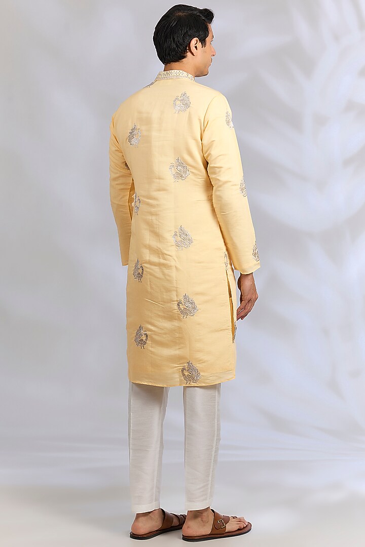 Yellow Crepe Silk Resham Embroidered Kurta Set by RNG Safawala Men at Pernia's Pop Up Shop