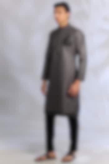 Grey Cotton Silk Cutdana Embroidered Ombre Kurta Set by RNG Safawala Men at Pernia's Pop Up Shop
