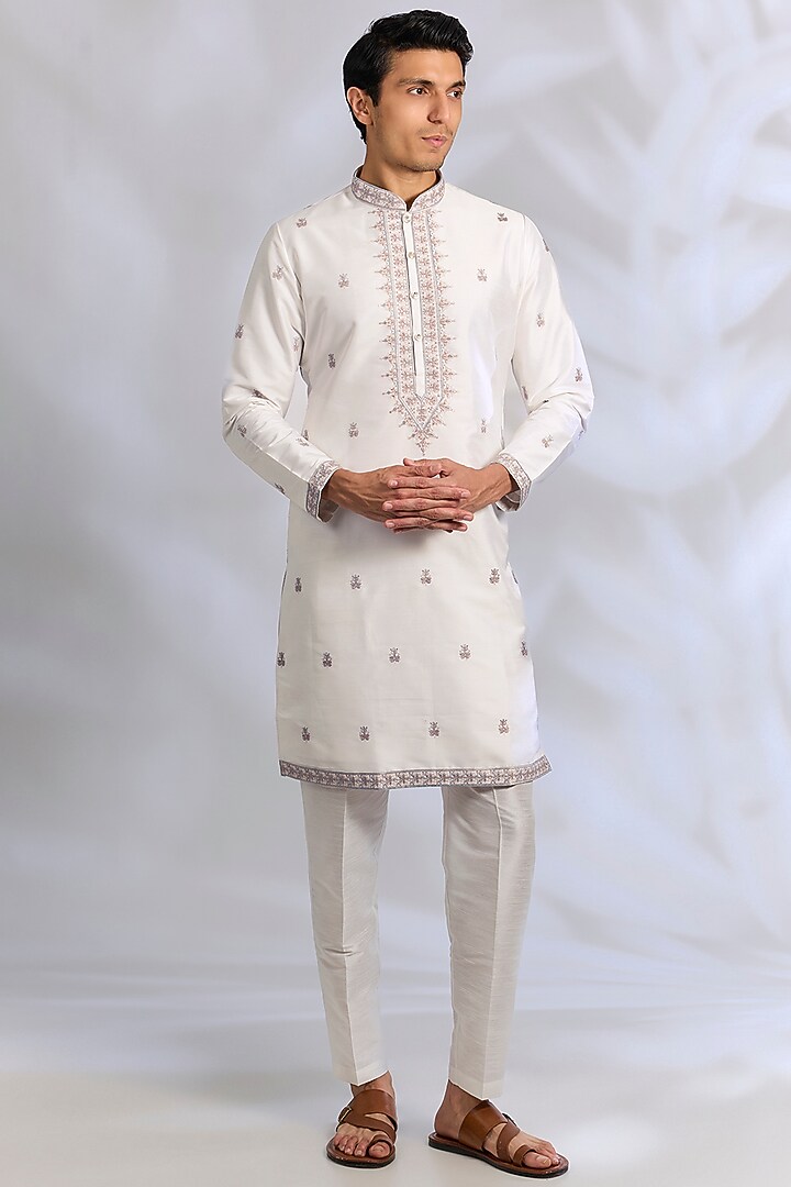 Off-White Cotton Silk Sequins Embroidered Kurta Set by RNG Safawala Men at Pernia's Pop Up Shop