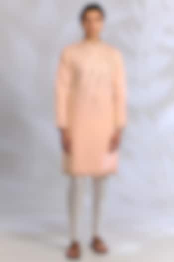 Peach Crepe Silk Resham Embroidered Kurta Set by RNG Safawala Men at Pernia's Pop Up Shop