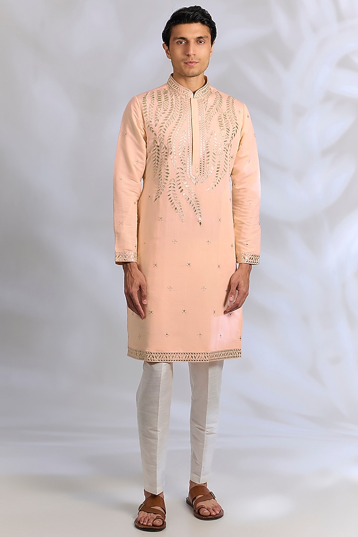 Peach Crepe Silk Resham Embroidered Kurta Set by RNG Safawala Men at Pernia's Pop Up Shop