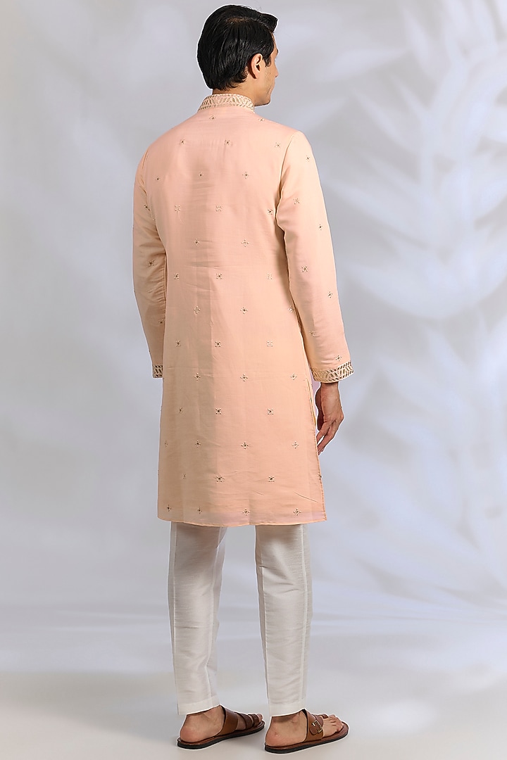 Peach Crepe Silk Resham Embroidered Kurta Set by RNG Safawala Men at Pernia's Pop Up Shop