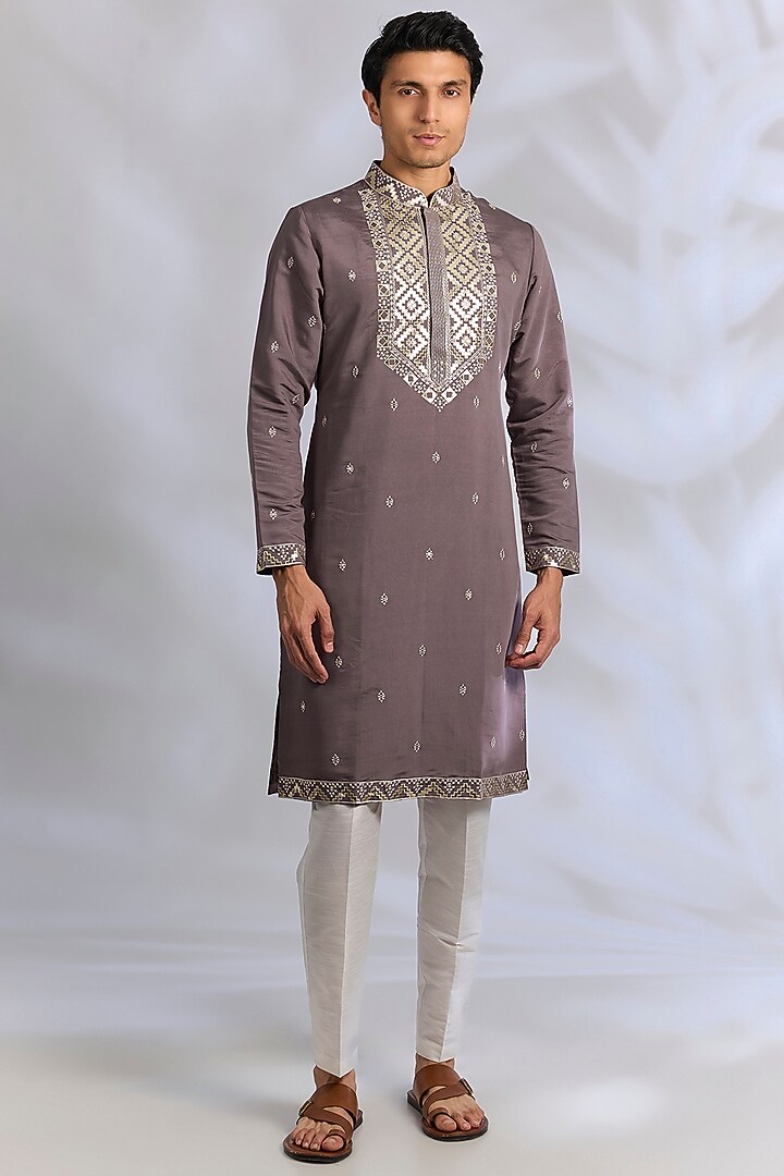 Purple Crepe Silk Resham Embroidered Kurta Set by RNG Safawala Men at Pernia's Pop Up Shop