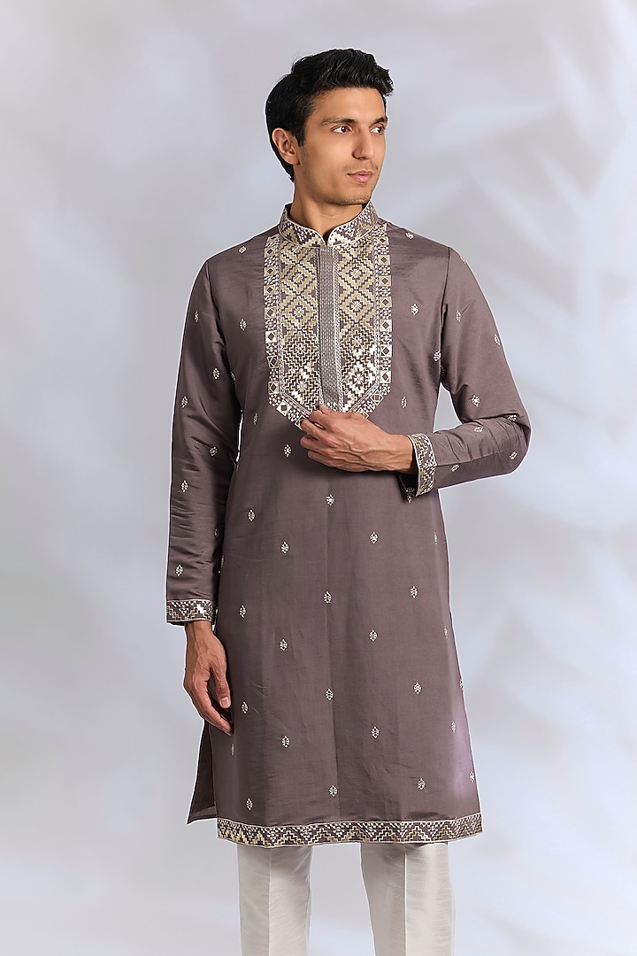 Purple Crepe Silk Resham Embroidered Kurta Set by RNG Safawala Men at Pernia's Pop Up Shop