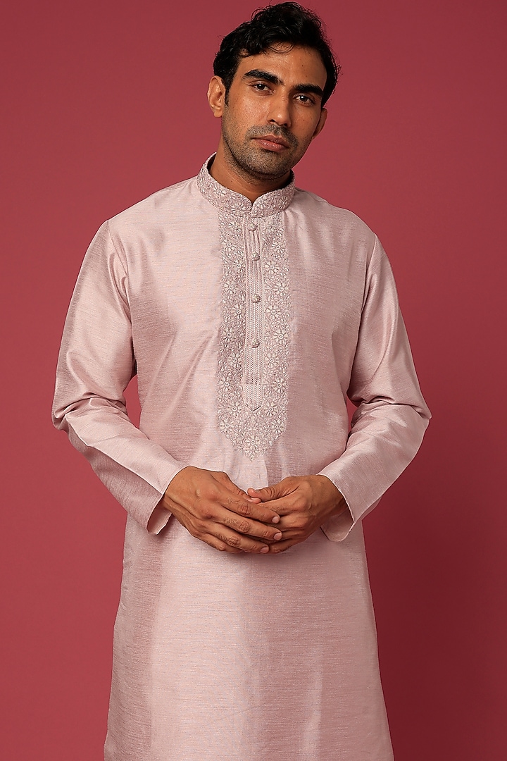Mauve Dupion Silk Thread Embroidered Kurta Set by RNG Safawala Men at Pernia's Pop Up Shop