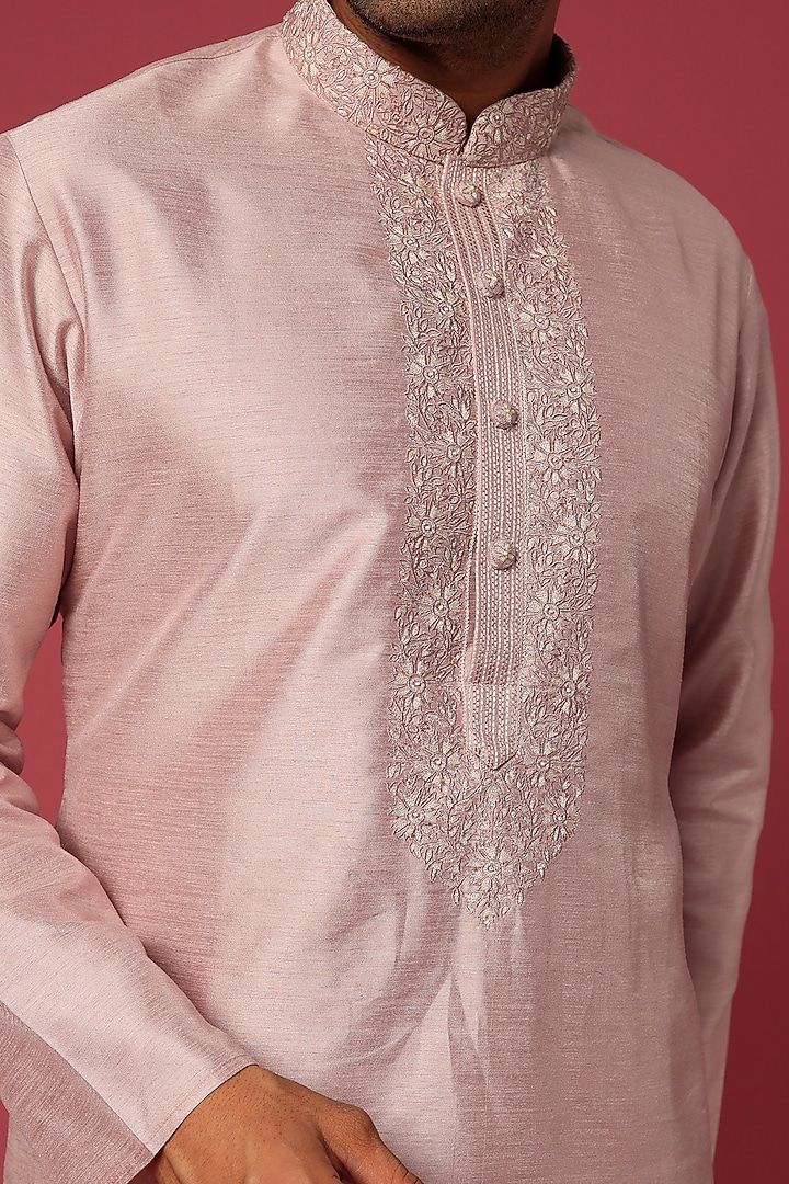 Mauve Dupion Silk Thread Embroidered Kurta Set by RNG Safawala Men at Pernia's Pop Up Shop