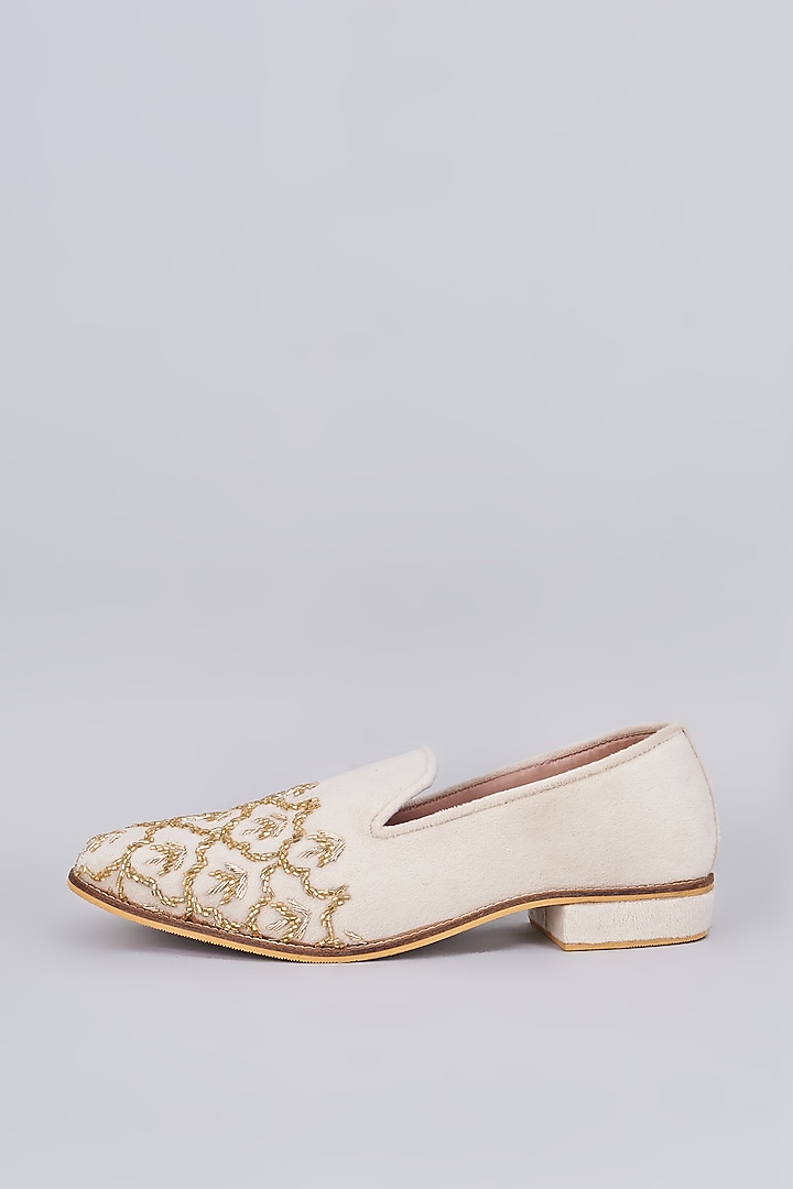 Off-White Raw Silk Embroidered Loafers by RNG Safawala Men at Pernia's Pop Up Shop