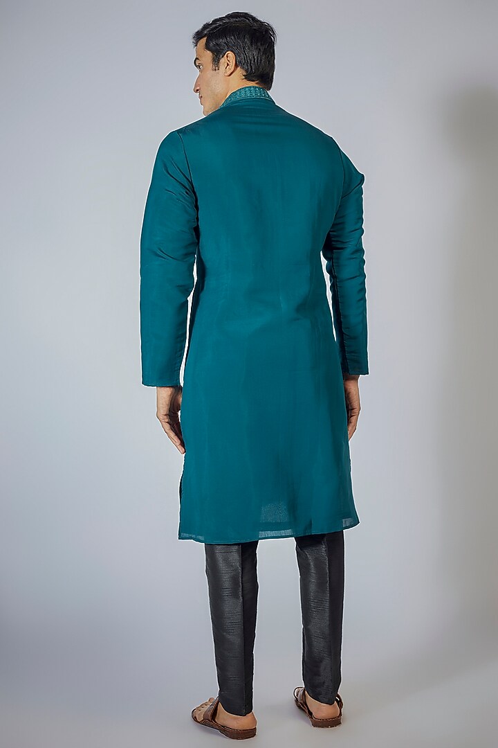 Blue Cotton Silk Embroidered Kurta Set by RNG Safawala Men at Pernia's Pop Up Shop