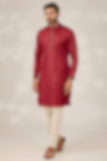 Cherry Red Slub Silk Mirror Embroidered Kurta Set by RNG Safawala Men at Pernia's Pop Up Shop