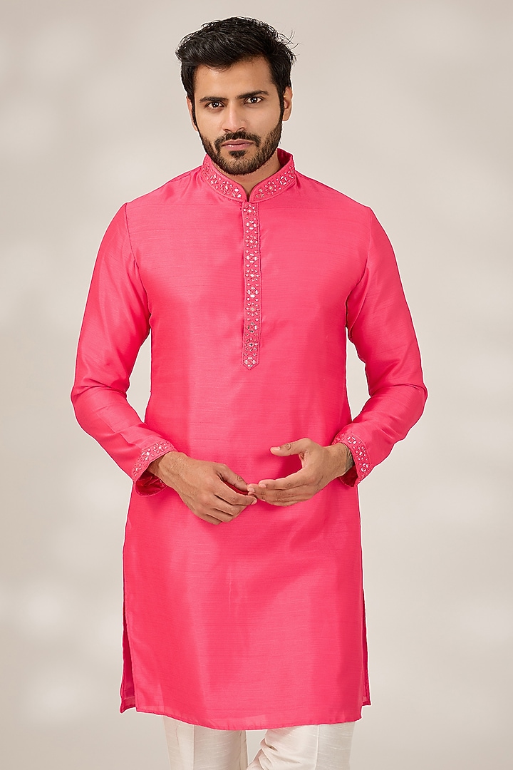 Fuchsia Slub Silk Mirror Embroidered Kurta Set by RNG Safawala Men at Pernia's Pop Up Shop